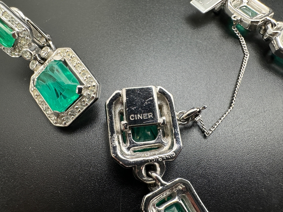 Vintage Signed Ciner Jewerly Bracelet With Matching Clip-on Earrings [Photo 4]