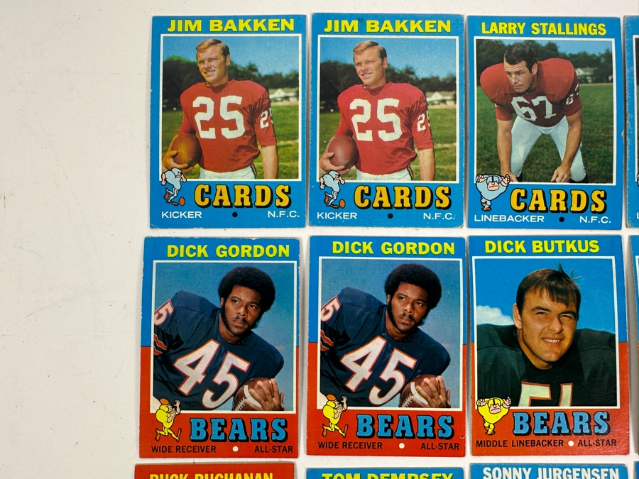 (12) Vintage 1971 Topps NFL Football Cards Featuring Two Dick Butkus Cards [Photo 3]
