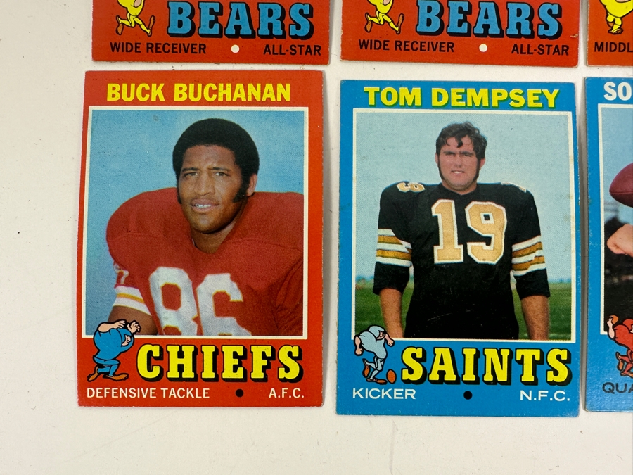 (12) Vintage 1971 Topps NFL Football Cards Featuring Two Dick Butkus Cards [Photo 6]