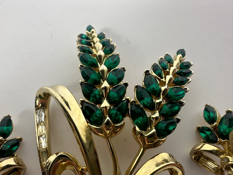 Vintage Corocraft Brooch Pin With Matching Clip-on Earrings [Photo 3]