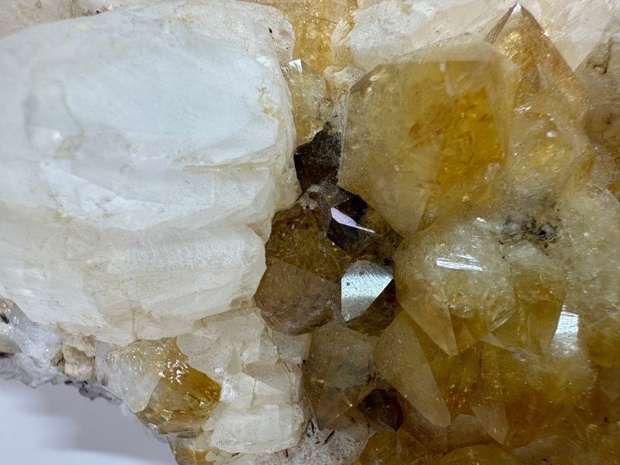 Large Citrine Quartz Geode Piece 12W X 8D X 4.5H 13lbs [Photo 18]