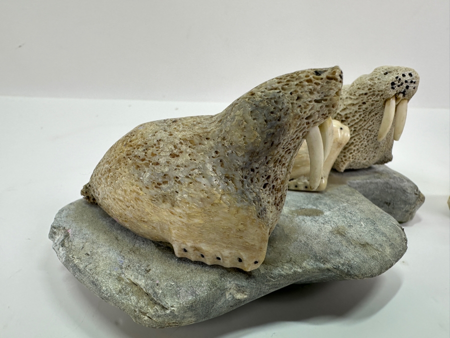 Pair Of Vintage Inuit Eskimo Carved Whalebone Figurines [Photo 3]