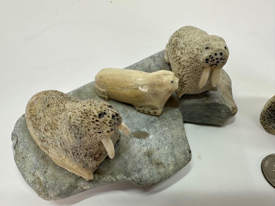 Pair Of Vintage Inuit Eskimo Carved Whalebone Figurines [Photo 4]