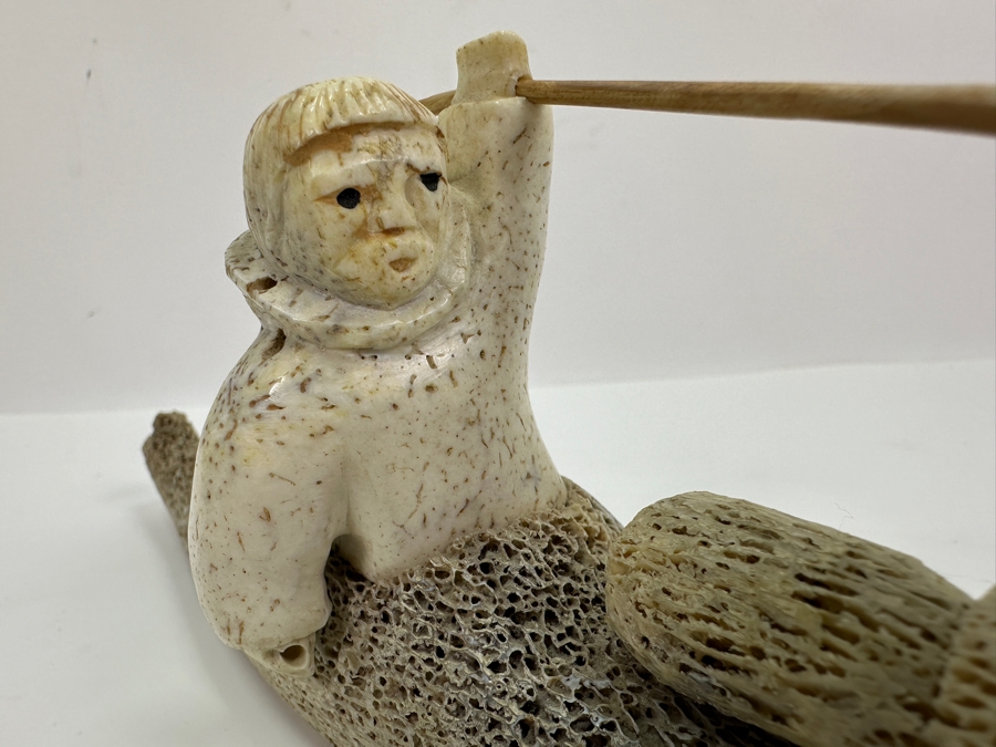 Vintage Inuit Eskimo Carved Whalebone Figurine 8.5L [Photo 3]