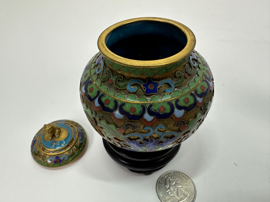 Two Small Chinese Cloisonne Jars And One Chinese Cloisonne Round Lidded Box [Photo 6]