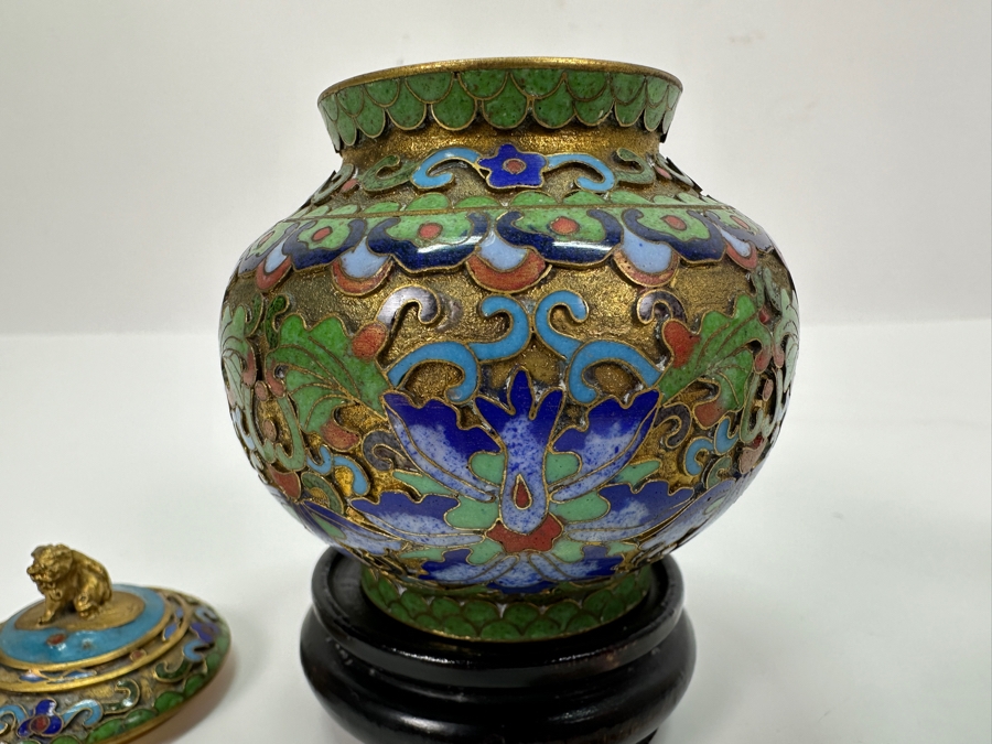 Two Small Chinese Cloisonne Jars And One Chinese Cloisonne Round Lidded Box [Photo 7]
