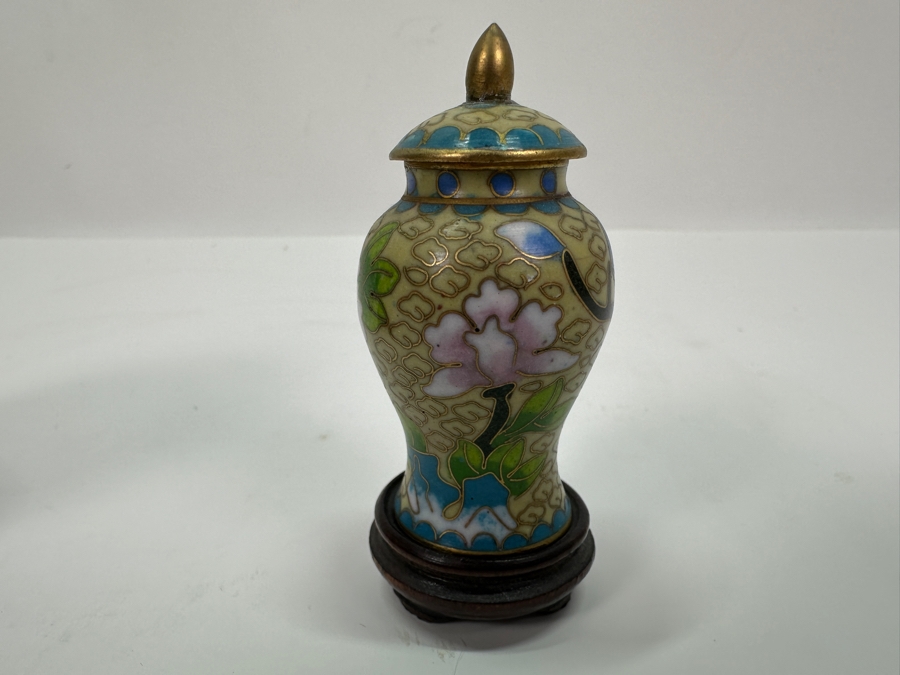 Two Small Chinese Cloisonne Jars And One Chinese Cloisonne Round Lidded Box [Photo 8]