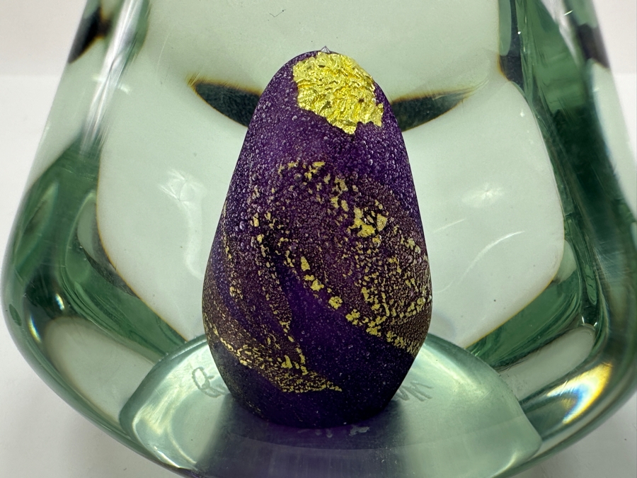 Signed Michael J Reid 24K Gold Art Glass Paperweight 1995 3.5H [Photo 6]