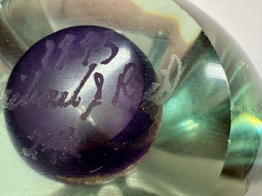Signed Michael J Reid 24K Gold Art Glass Paperweight 1995 3.5H [Photo 11]