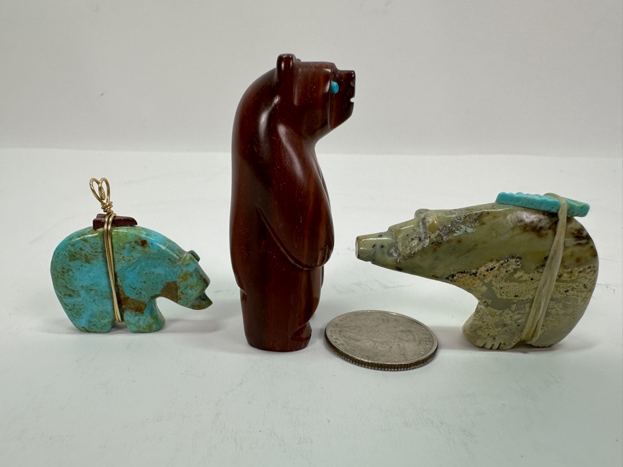 Three Small Bear Fetish Native American Carvings [Photo 6]