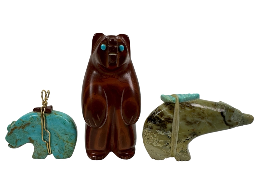 Three Small Bear Fetish Native American Carvings [Photo 1]