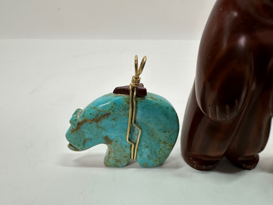 Three Small Bear Fetish Native American Carvings [Photo 2]