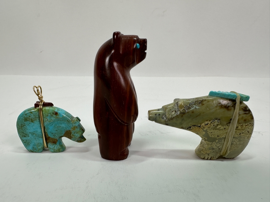 Three Small Bear Fetish Native American Carvings [Photo 5]