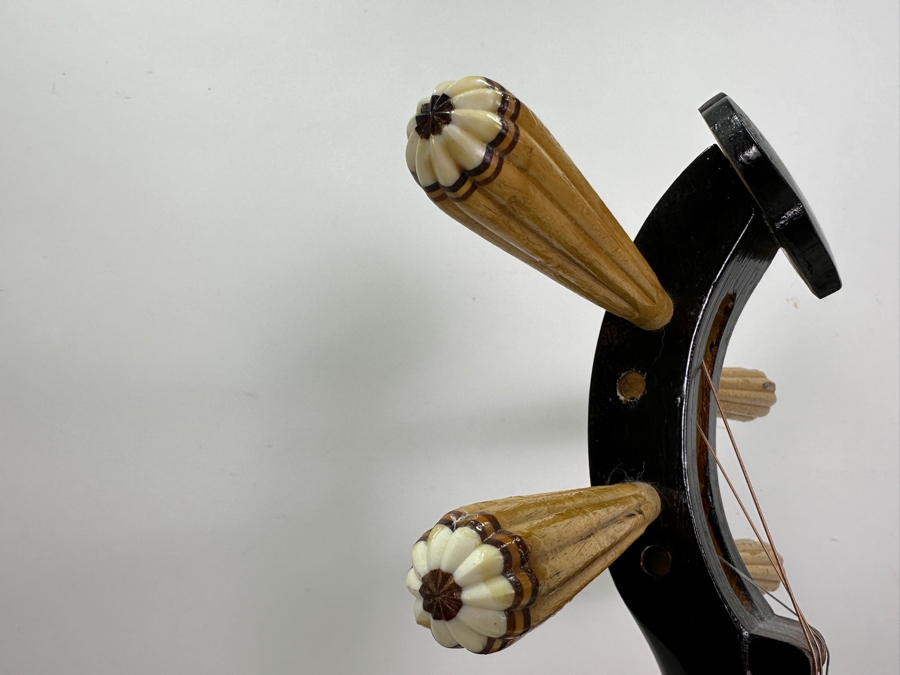 Chinese Yueqin Moon Guitar By Dunhuang 25L [Photo 4]