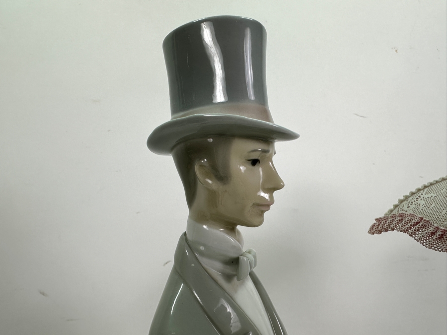 Large Retired Lladro Figurine #4563 Edwardian Couple With Parasol & Small Dog 20H [Photo 6]