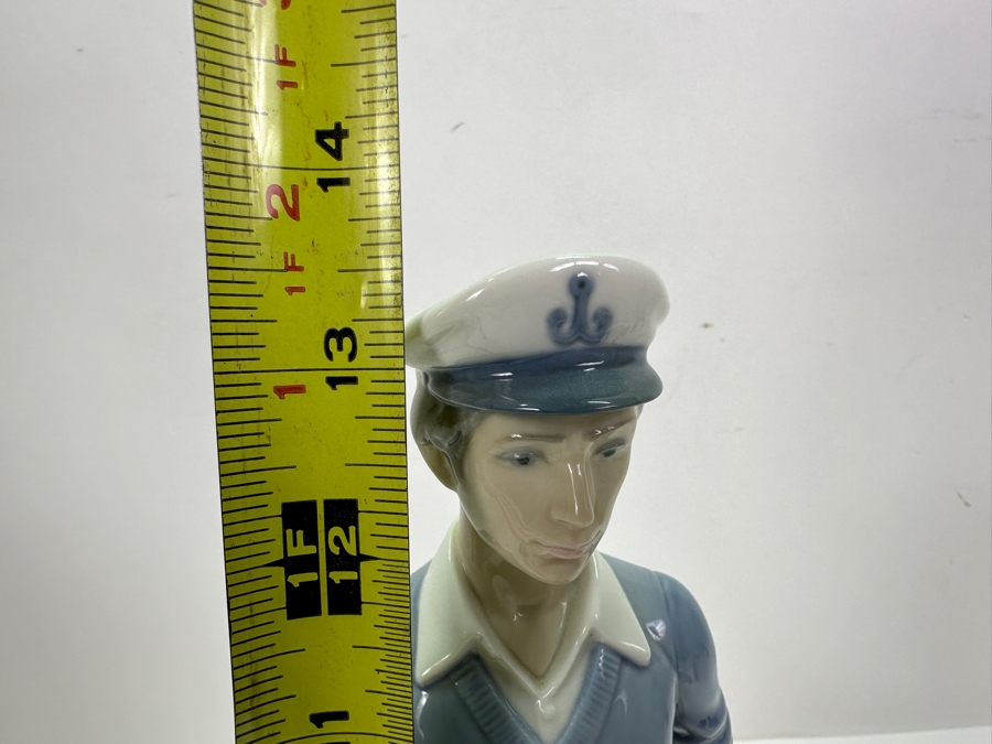 Lladro Yachtsman Figurine 13.5H [Photo 5]