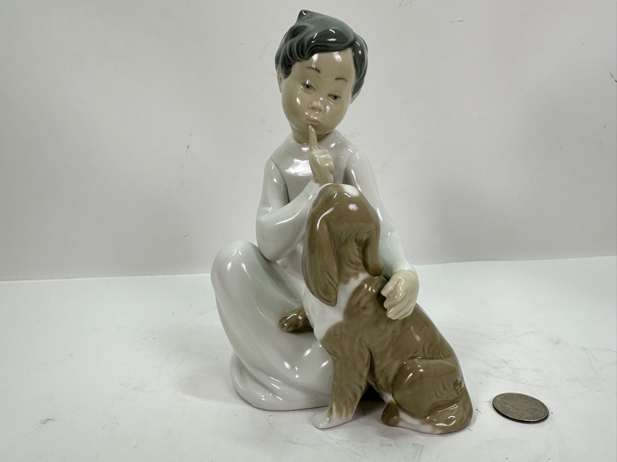 Lladro Boy Hushing Dog Figurine 8H [Photo 3]
