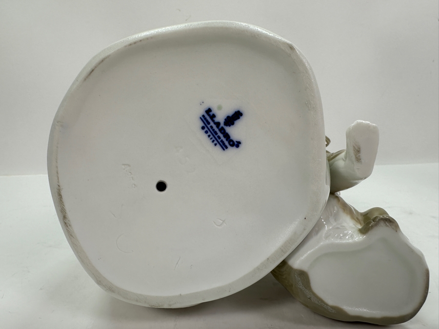 Lladro Boy Hushing Dog Figurine 8H [Photo 5]