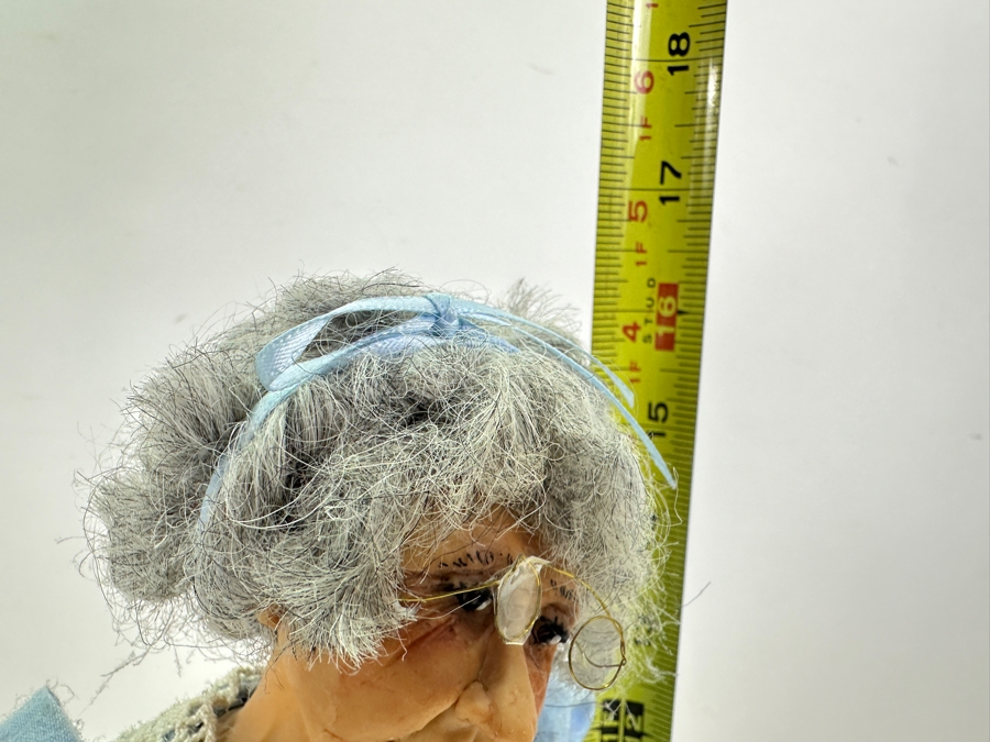 'Quilting For The Joy' Home Bred Folk Figurine 2010 By Linda Gill 16H [Photo 8]