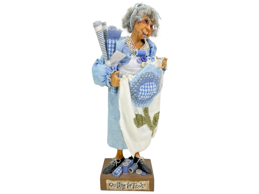 'Quilting For The Joy' Home Bred Folk Figurine 2010 By Linda Gill 16H [Photo 1]