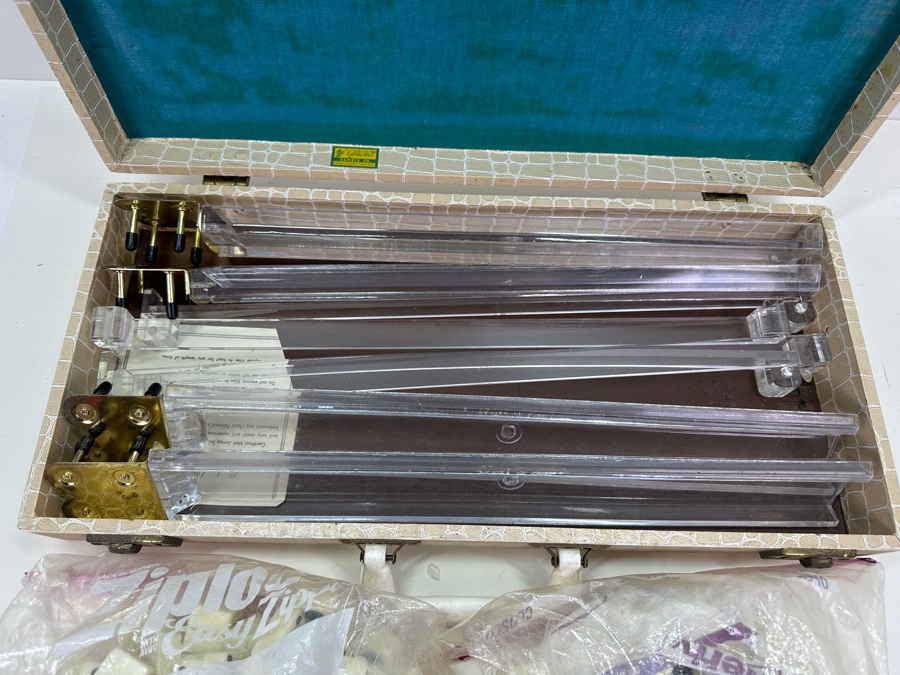 Mah-Jongg Tiles Game Set With Case [Photo 4]