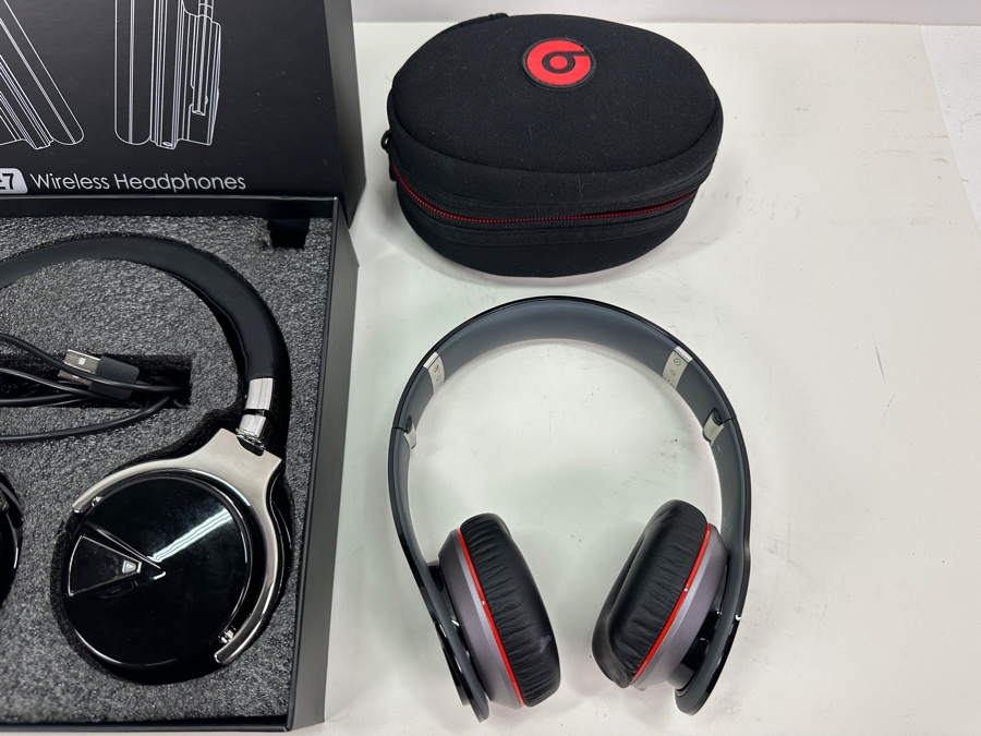 Cowin E7 Wireless Headphones And Beats Wireless Headphones [Photo 4]