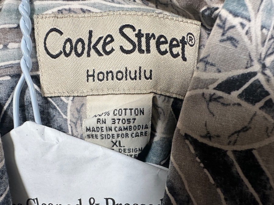 (10) Cooke Street Honolulu Hawaiian Shirts Size XL & (2) Tommy Bahama Hawaiian Silk Shirts Size XL [Photo 2]