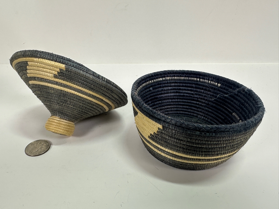 Vintage African Woven Basket With Lid 4.25H [Photo 8]