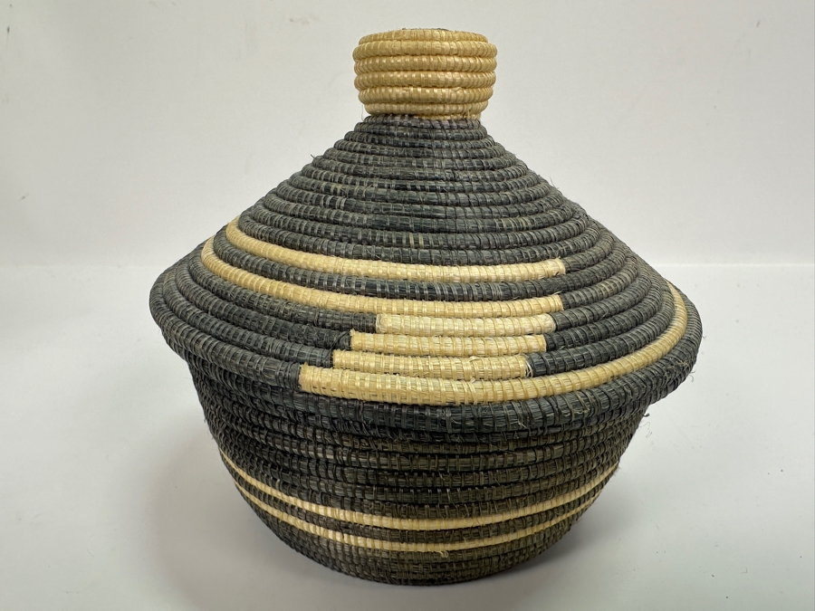 Vintage African Woven Basket With Lid 4.25H [Photo 4]