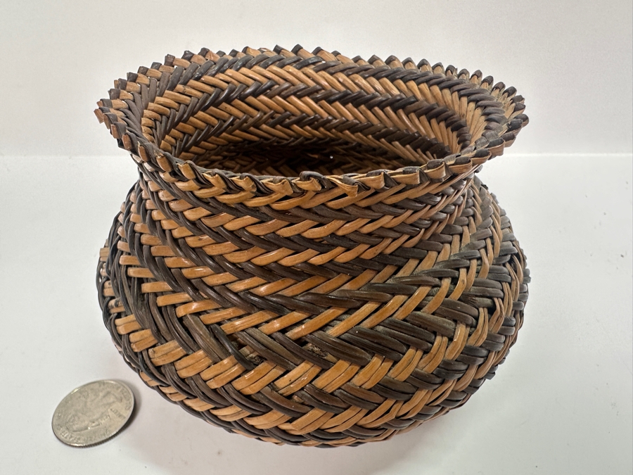 Native American Hand Woven Pine Needle Basket 3.5H [Photo 3]