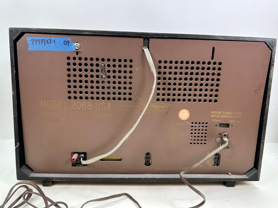 Just Added - Grundig - Majestic Model 2068 Radio Not Working - Needs Servicing 21.5W X 8D X 13H [Photo 5]