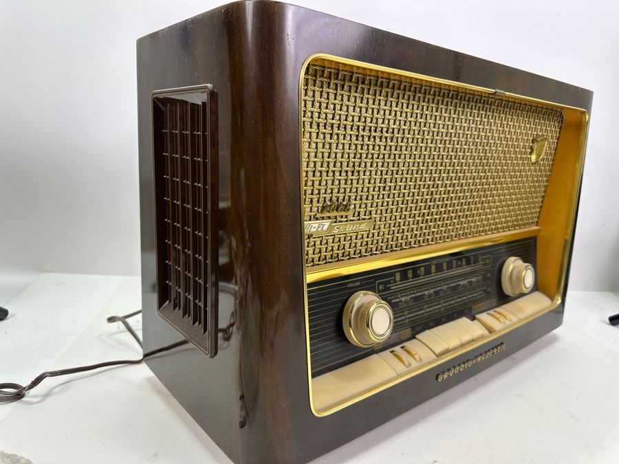 Just Added - Grundig - Majestic Model 2068 Radio Not Working - Needs Servicing 21.5W X 8D X 13H [Photo 4]