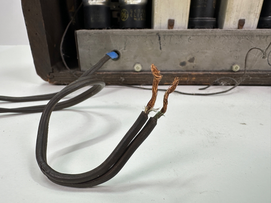 Just Added - Vintage General Electric Wooden Tube Radio - Not Working / Needs Servicing 13W X 7D X 8H [Photo 7]