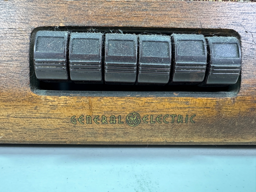Just Added - Vintage General Electric Wooden Tube Radio - Not Working / Needs Servicing 13W X 7D X 8H [Photo 2]