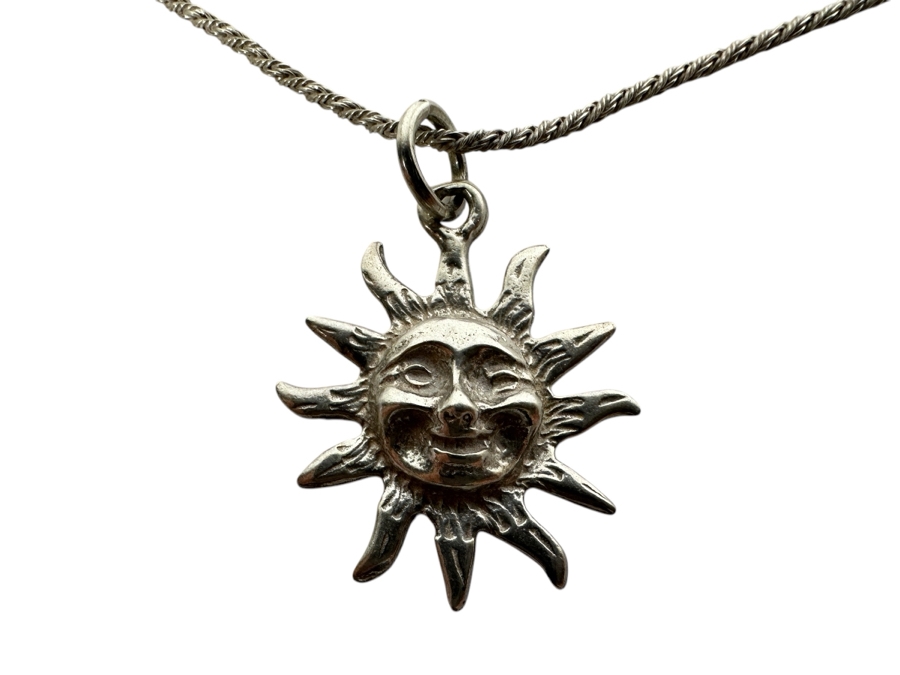Just Added - Sterling Silver Sun Pendant With 18' Sterling Silver Necklace 7.6g [Photo 1]