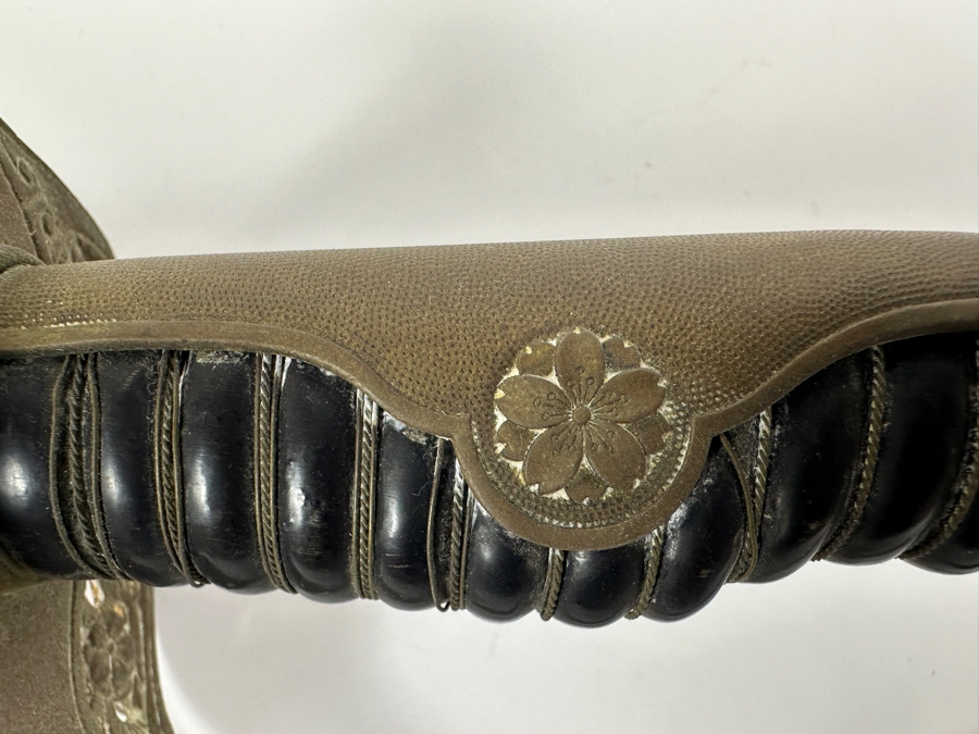 Just Added - Japanese WWII Era Type 19 Army Officer's Kyu Gunto Saber Parade Sword 34L [Photo 3]