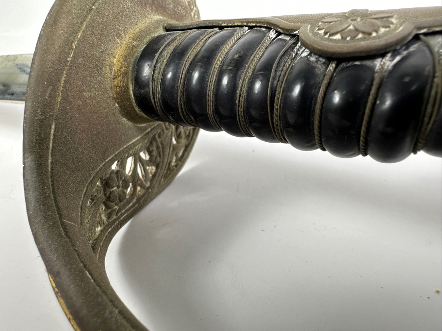 Just Added - Japanese WWII Era Type 19 Army Officer's Kyu Gunto Saber Parade Sword 34L [Photo 7]