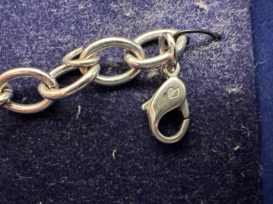 Swarovski Rockefeller Center 2005 5 Charm Bracelet Retails $150 [Photo 4]