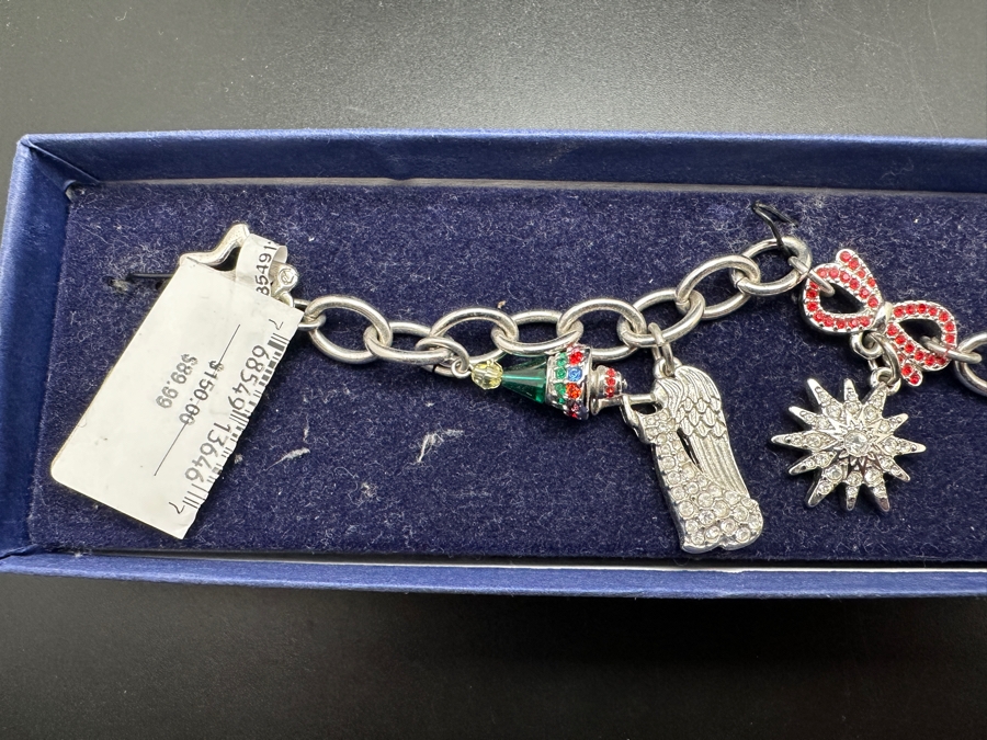Swarovski Rockefeller Center 2005 5 Charm Bracelet Retails $150 [Photo 2]