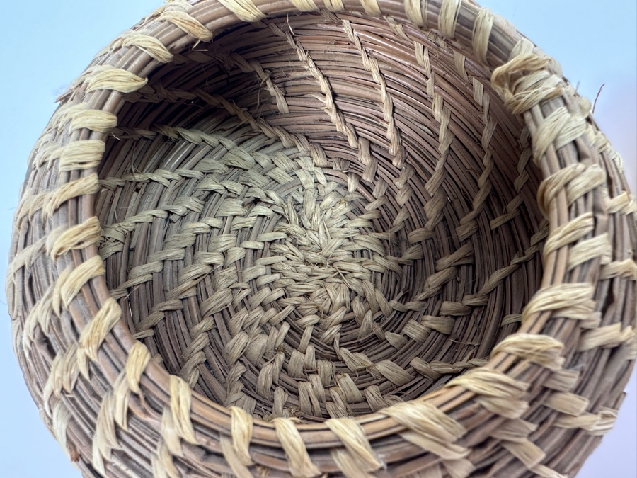 Pair Of Small Native American Baskets [Photo 3]