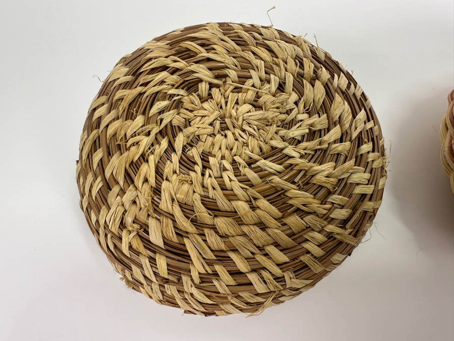 Pair Of Small Native American Baskets [Photo 8]