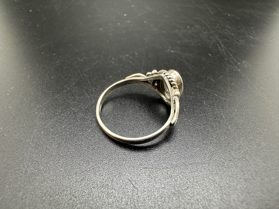 Small Sterling Silver Ring Size 5.5 1.8g [Photo 5]