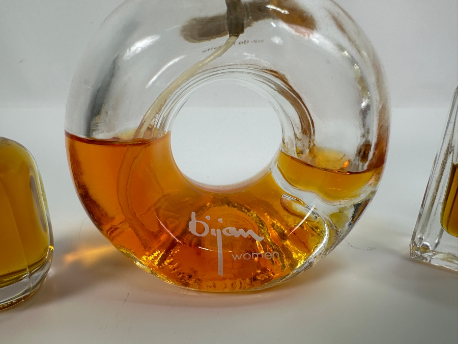 Lot of Perfume - Givency L'Interdit , Bijan Women, Estee Lauder Spellbound [Photo 3]