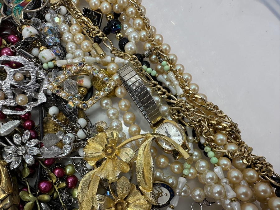 Lot of Costume Jewelry and Watches [Photo 15]