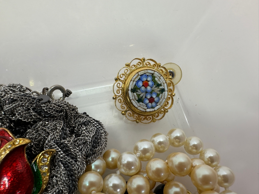 Lot of Costume Jewelry and Watches [Photo 16]