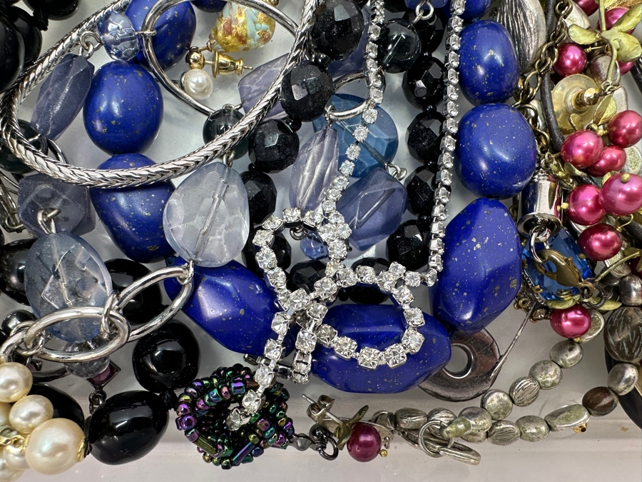 Lot of Costume Jewelry and Watches [Photo 3]