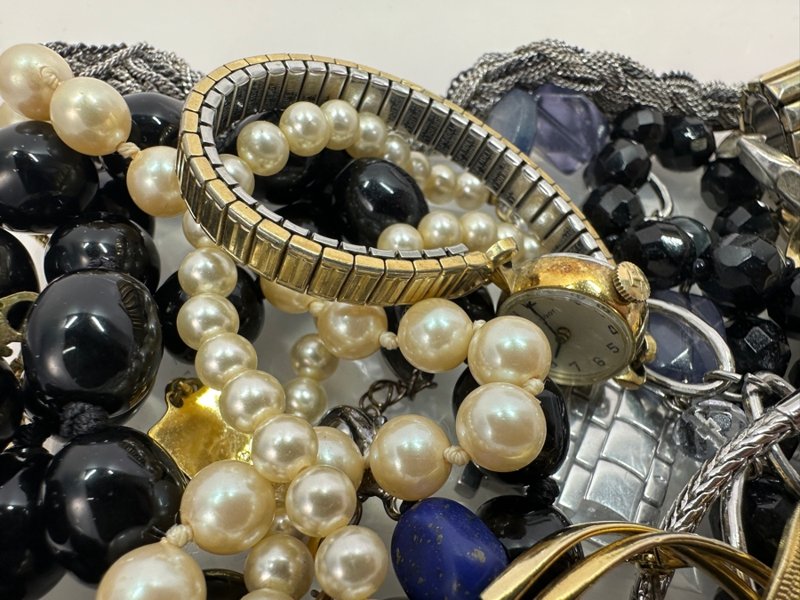 Lot of Costume Jewelry and Watches [Photo 6]
