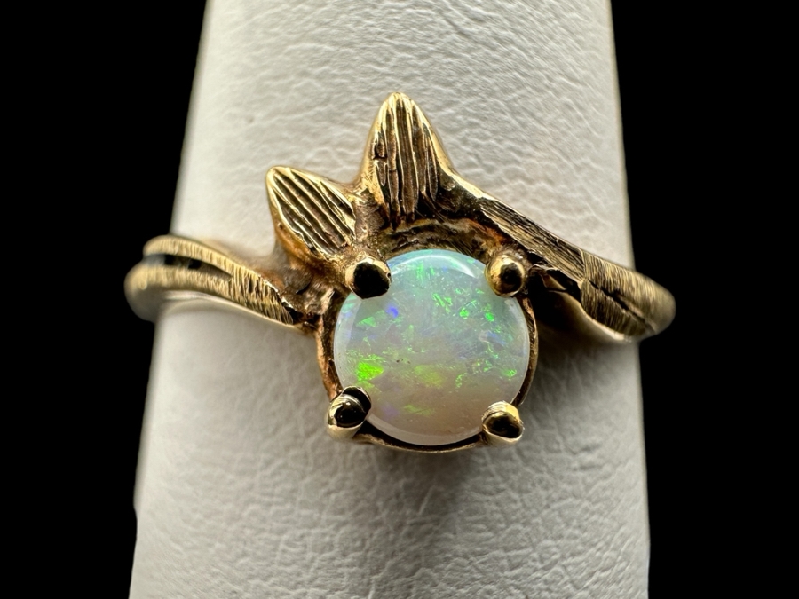 10K Gold Opal Ring Size 6.5 1.9g