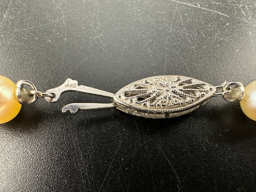 19' Pearl Necklace With 14K Gold Clasp [Photo 5]