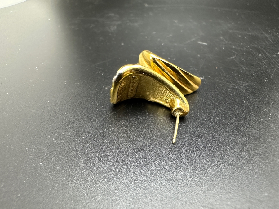 Collection Of Monet Costume Jewelry: Two Necklaces, Bangle Bracelt And Earrings [Photo 8]